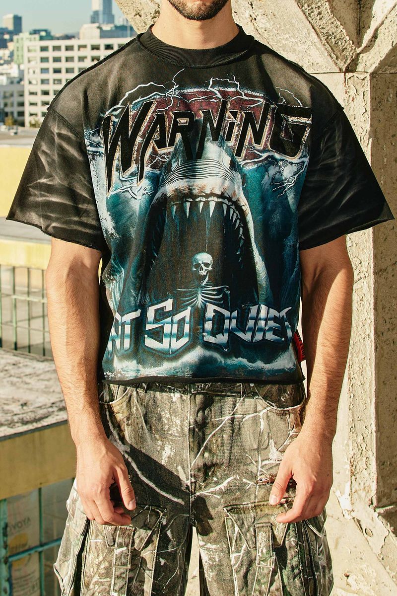FR Warning Not So Quiet Jaws Cropped Tee Black
